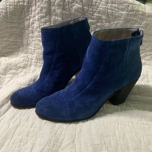 Vince Camuto Suede Cobalt blue booties size 9.5